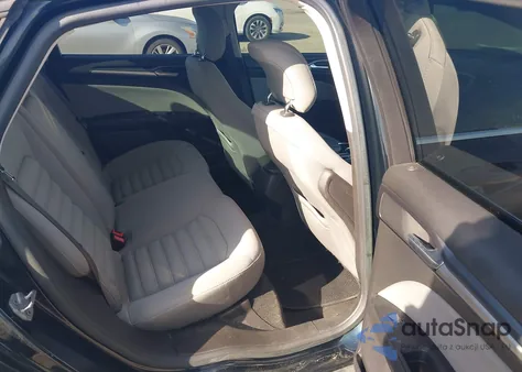 2014 Ford Fusion S z USA, uszkodzony, nr VIN 3FA6P0G7XER109572